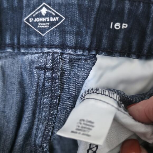 St Johns Bay Capris Womens 16P Denim Cotton Blend Comfy And Stylish - Picture 9 of 10